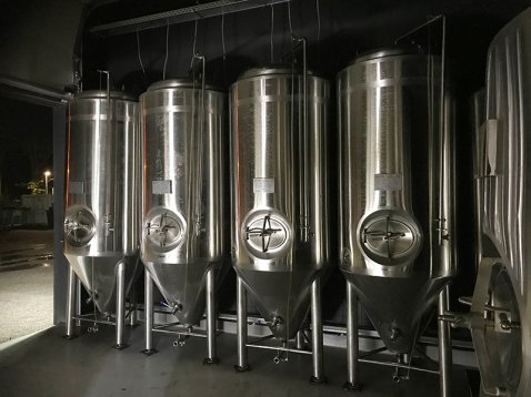 荷蘭客戶的釀酒設(shè)備安裝完成！